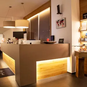 Hotel Specht By Trotmannia ***